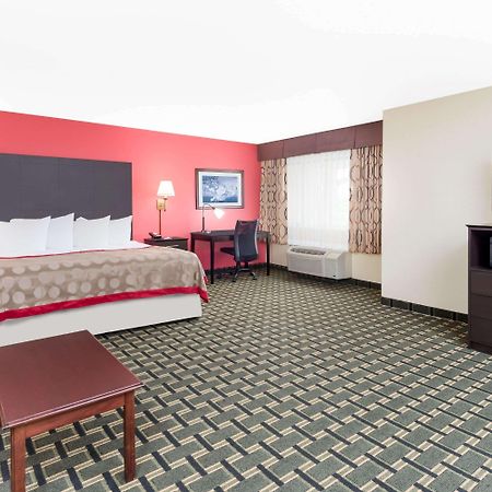 Ramada By Wyndham Vandalia Exteriér fotografie
