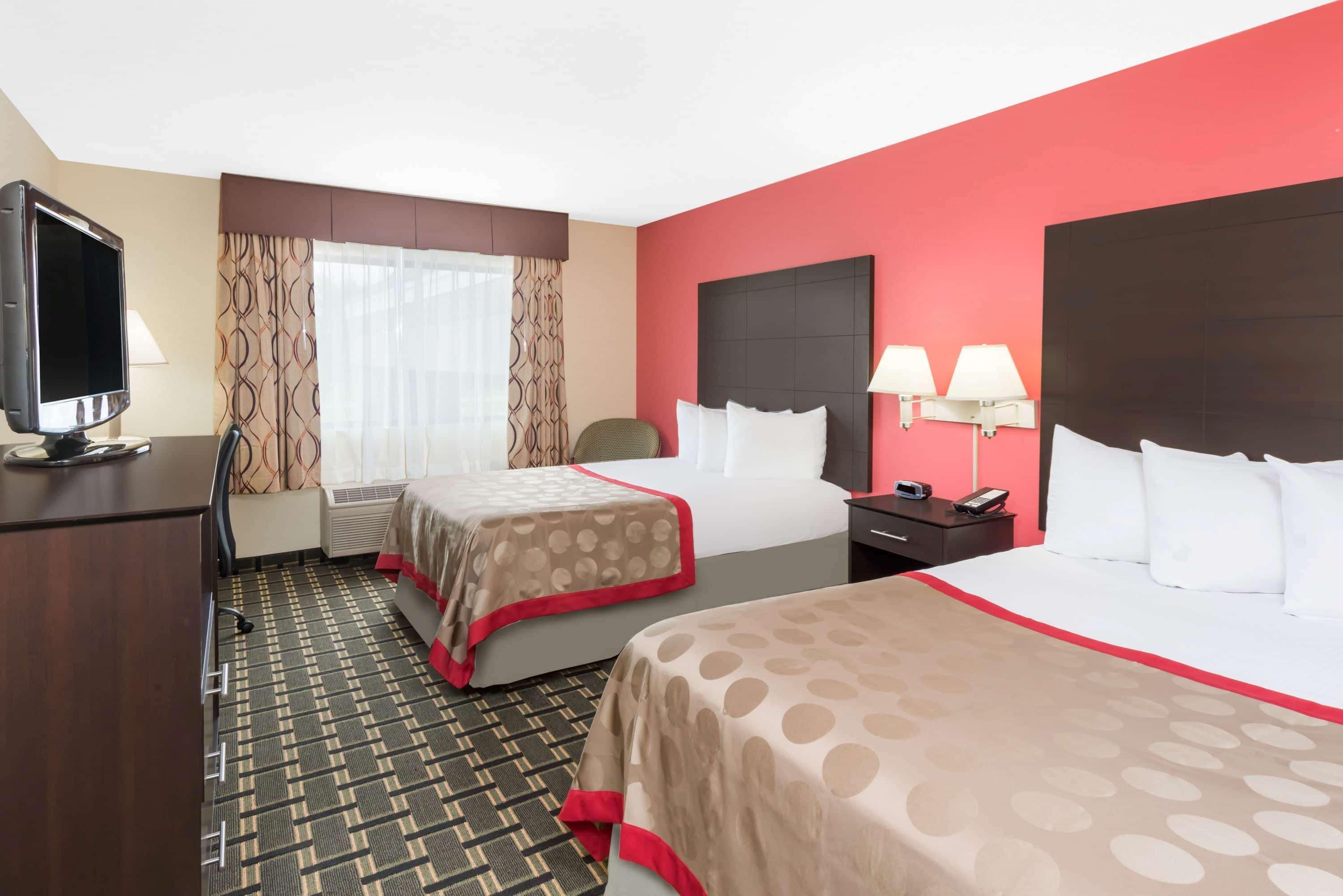 Ramada By Wyndham Vandalia Exteriér fotografie