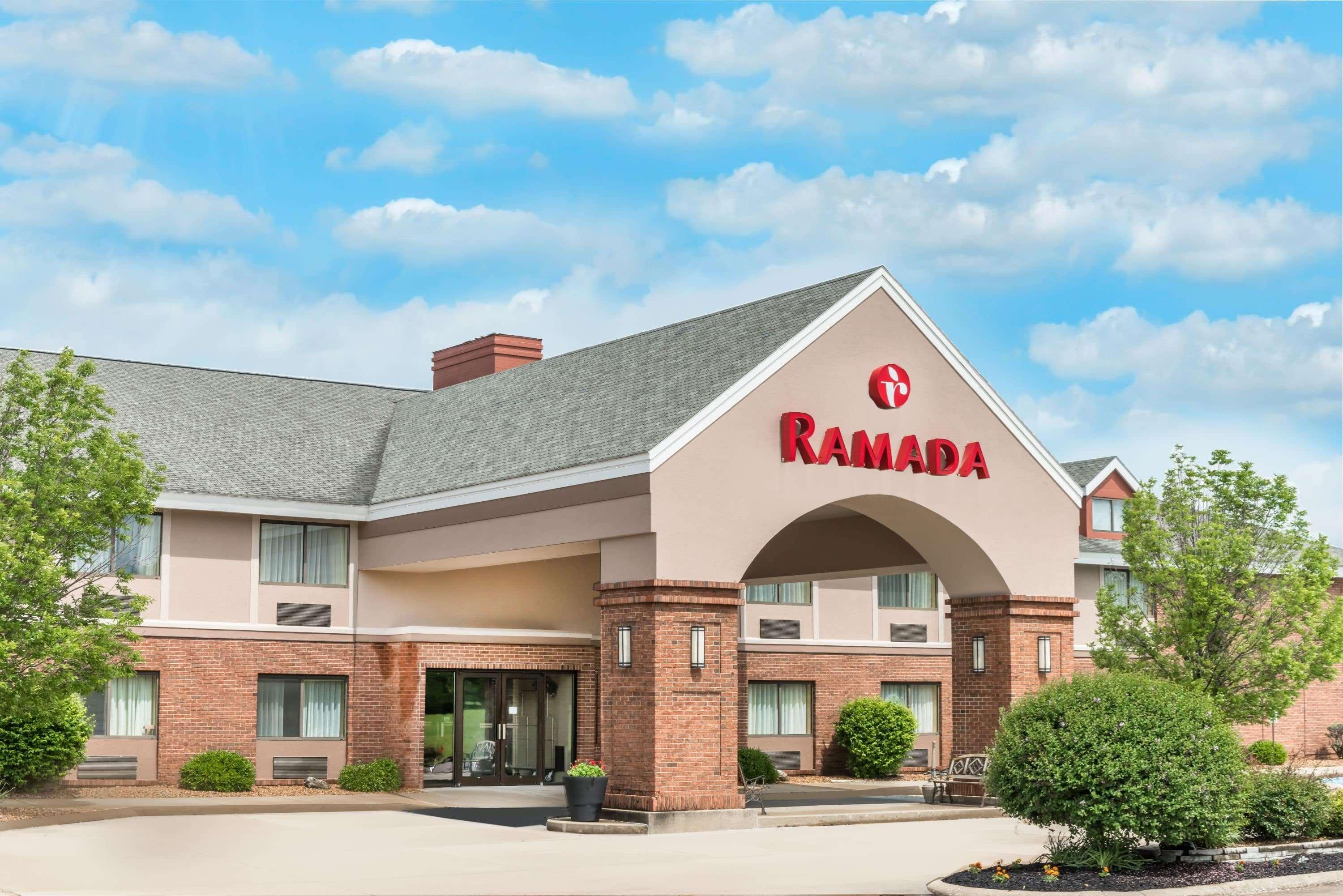 Ramada By Wyndham Vandalia Exteriér fotografie