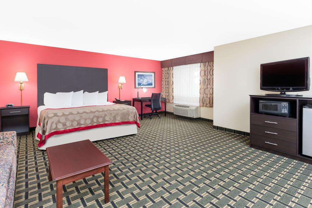 Ramada By Wyndham Vandalia Exteriér fotografie