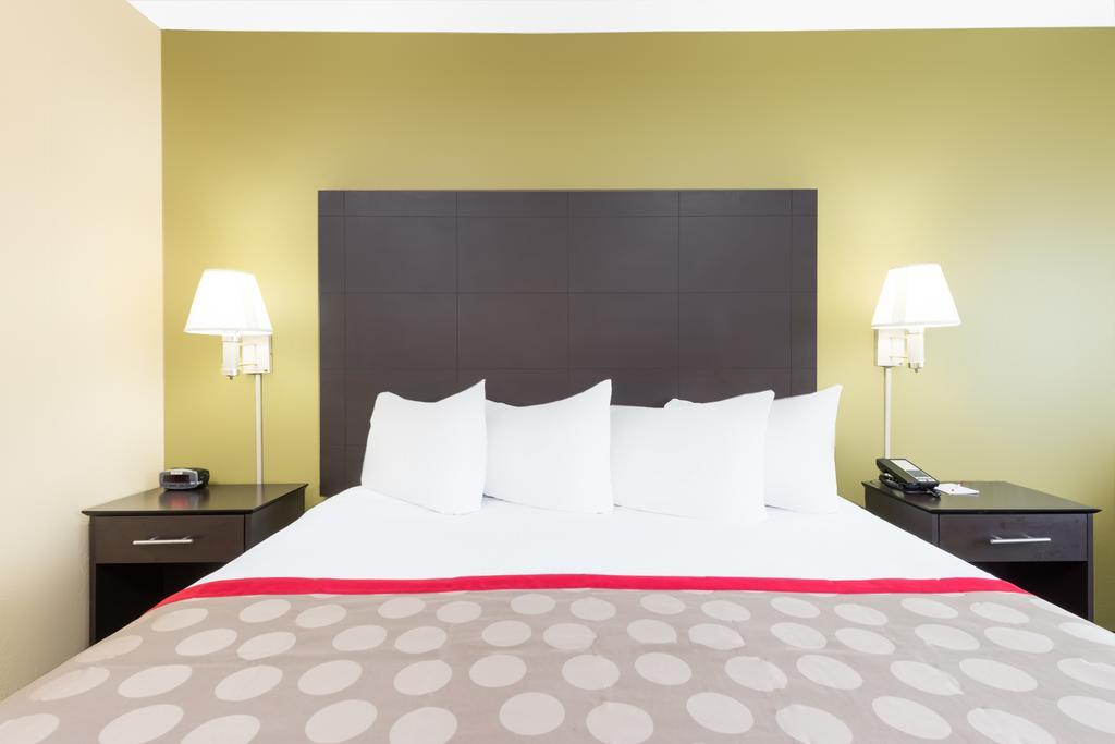 Ramada By Wyndham Vandalia Exteriér fotografie