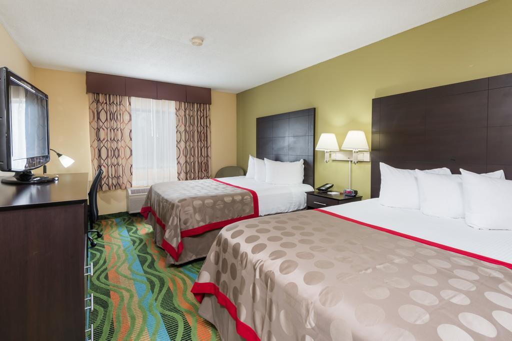 Ramada By Wyndham Vandalia Exteriér fotografie